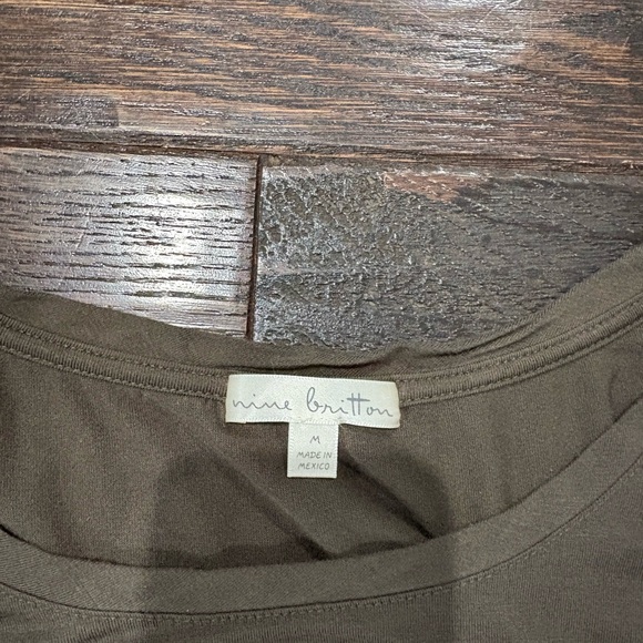Nine Britton Dark Olive Short Sleeve Top - Picture 2 of 2